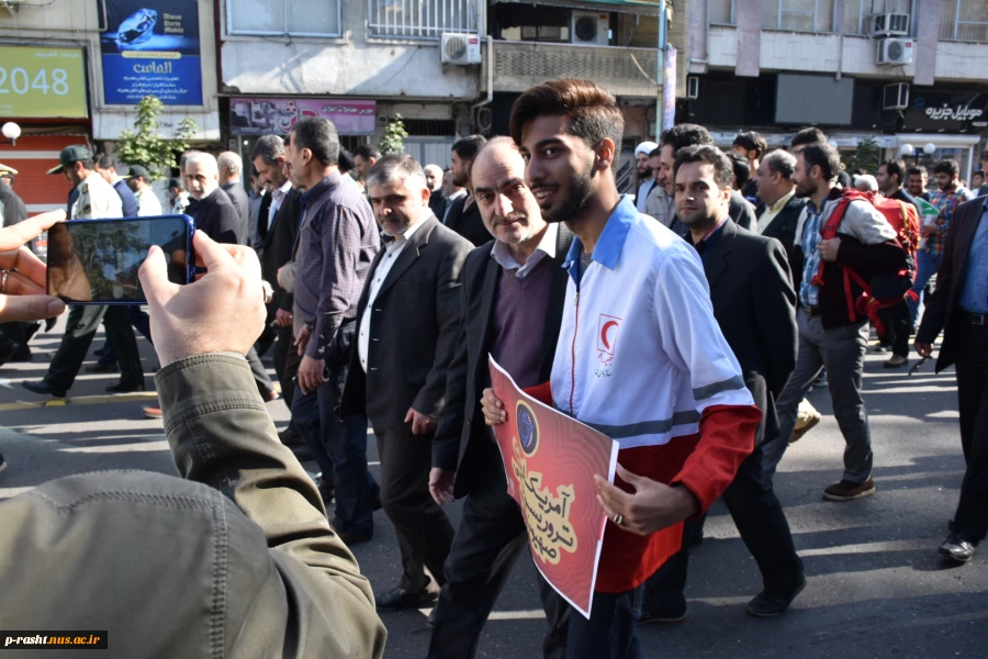 حضور پر شور دانشگاهیان  دانشکده شهید چمران دانشگاه فنی و حرفه ای استان گیلان در راهپیمایی روز 13 آبان 62