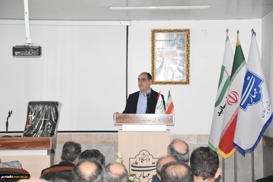 تجلیل از سرآمدان آموزشی واحد استانی گیلان دانشکده ملی مهارت شهید چمران رشت برگزارشد. 3